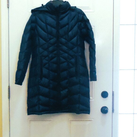 Andrew Marc-  650 fil premium down dark navy color hooded puffer coat- sz M - Picture 2 of 9